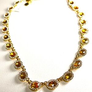 NWT Necklace Gold tone metal crystal collar with 2”extender